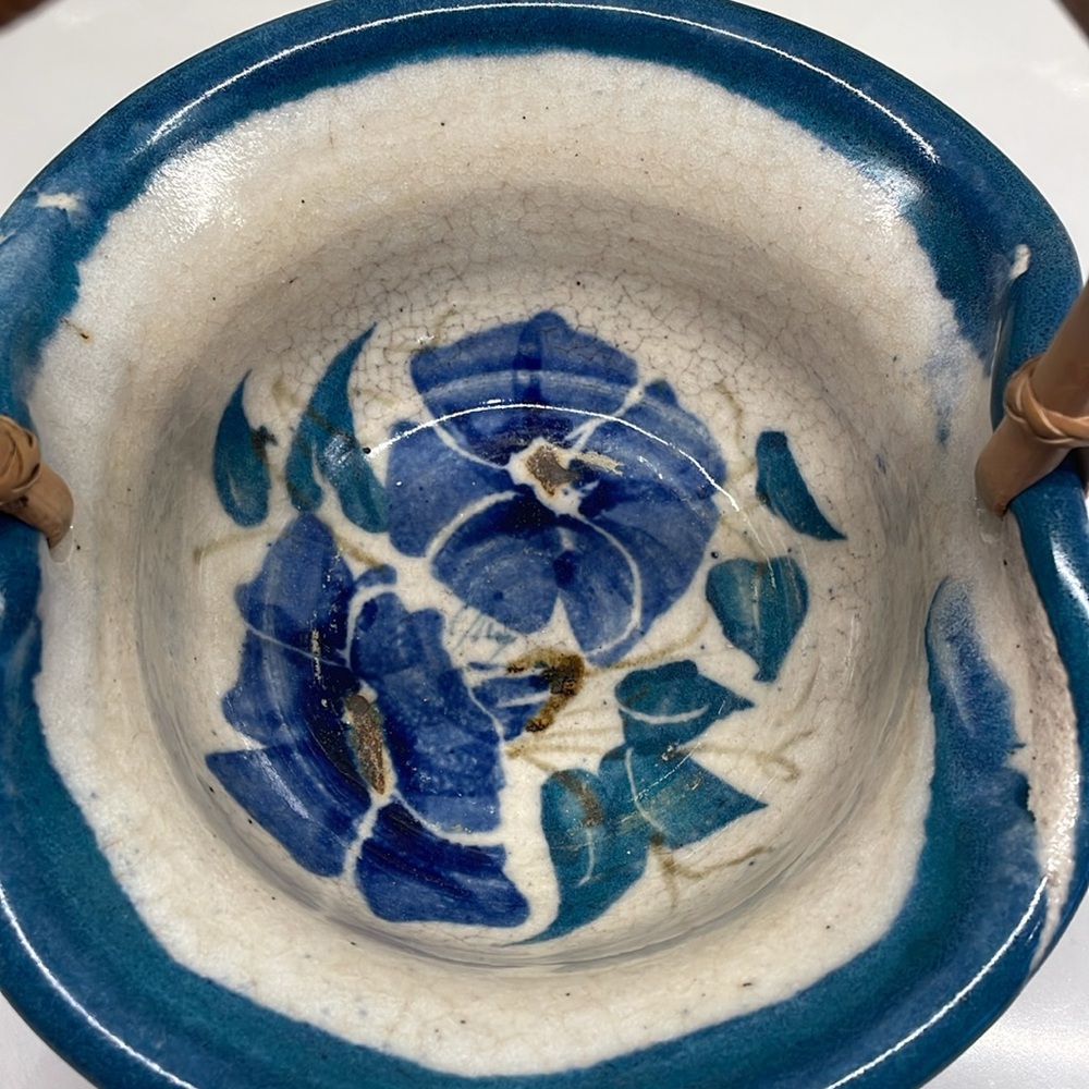 Chatham Pottery Stoneware handled bowl by Gil Wilson signed - Picture 3 of 5